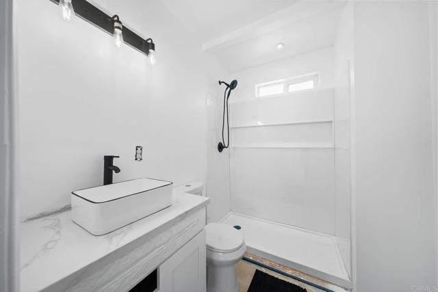 562 Lindsay Street, El Cajon CA: https://media.crmls.org/mediaz/7ee29ff5-1f58-4754-99e9-4cf03cd66e73.jpg