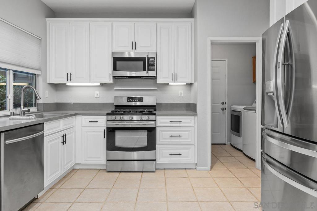 1231 Avenida Amistad - photo 15