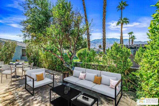2602 N Whitewater Club Drive, Palm Springs CA: https://media.crmls.org/mediaz/7ee2c6bc-8267-4ed2-8a00-4747668618d5.jpg