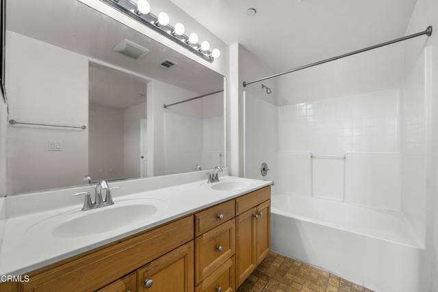 Detail Gallery Image 23 of 40 For 3016 Moonlight Park Ave, Oxnard,  CA 93036 - 3 Beds | 2/1 Baths