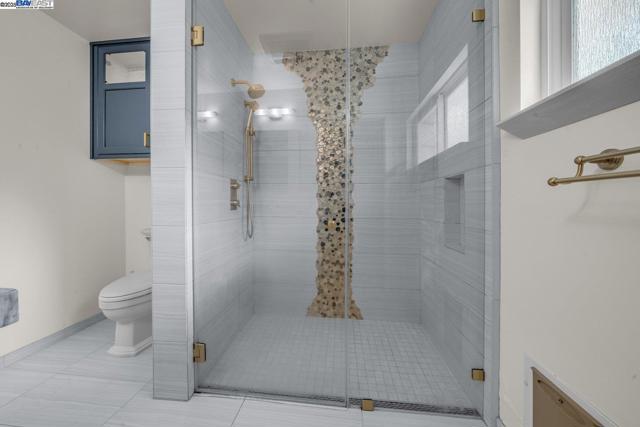 1876 Lynwood Dr, Concord CA: https://media.crmls.org/mediaz/7ee345fb-90c5-4efb-aa5a-85d7d895f8ca.jpg