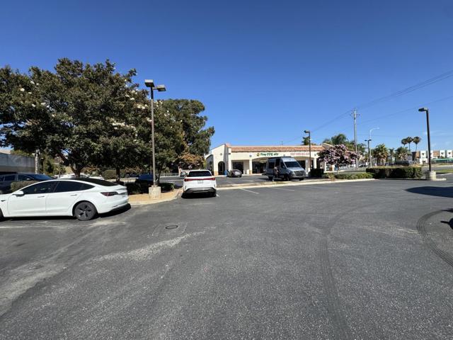 4161 Serra Way, Milpitas CA: https://media.crmls.org/mediaz/7ee46555-32e6-4f51-9a4c-dff81eddc69a.jpg