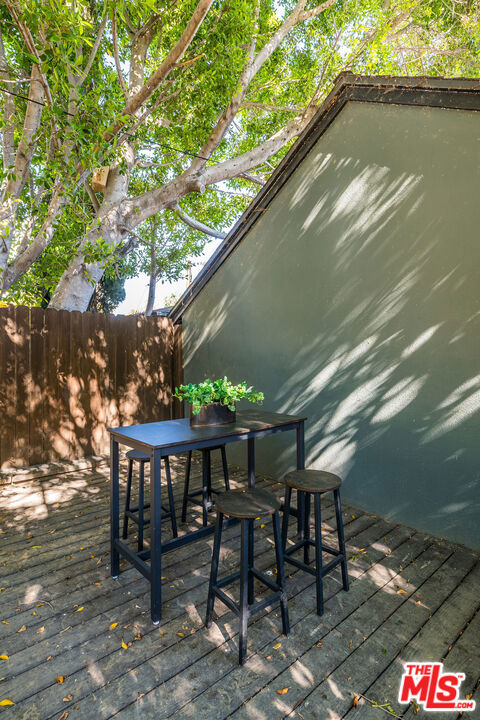 4838 Coldwater Canyon Avenue, Sherman Oaks CA: https://media.crmls.org/mediaz/7ee50e9e-cd01-4772-b8a2-7c1a496e0853.jpg