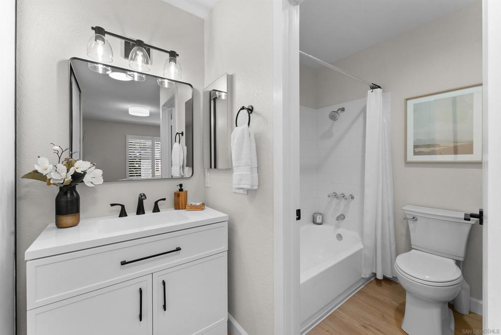 MLS #250037782SD image #17