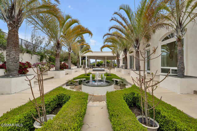 932 Rosario Drive, Thousand Oaks CA: https://media.crmls.org/mediaz/7ee5a67f-3334-42bb-86ea-5246ac1a4dd4.jpg