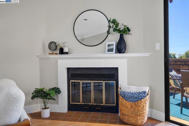 43163 Grimmer Ter, Fremont CA: https://media.crmls.org/mediaz/7ee6bfdc-b7ad-4681-987e-d8e5535ec344.jpg