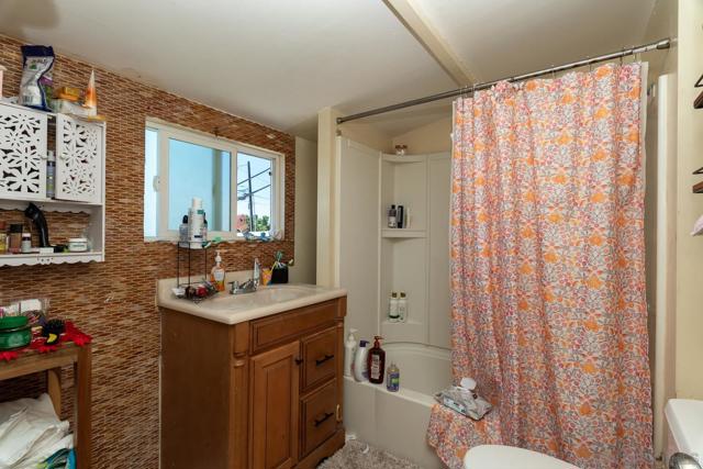3119 Market St, San Diego CA: https://media.crmls.org/mediaz/7ee6ef7a-1081-4e36-8e47-1a33495e2623.jpg