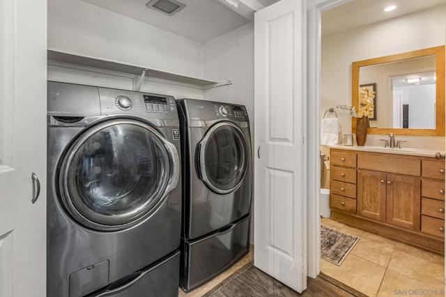 2820 Cedarwood Way, Carlsbad CA: https://media.crmls.org/mediaz/7ee7c124-1448-44e8-9056-baa0c4df627f.jpg