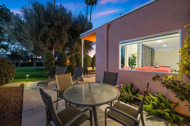 47360 Jadida Avenue, Palm Desert CA: https://media.crmls.org/mediaz/7ee8035c-4570-4962-b07a-66a1bc715945.jpg