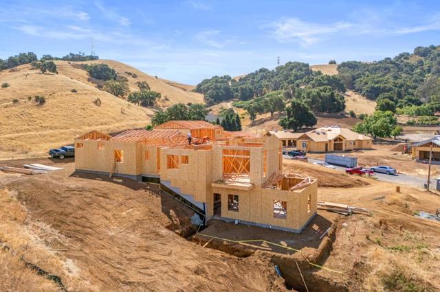 1075 Rose Orchard Place, Morgan Hill CA: https://media.crmls.org/mediaz/7ee84fa7-f903-4f64-a78e-a3240d3c7f19.jpg