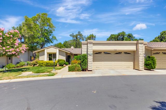 7369 Via Montecitos, San Jose CA: https://media.crmls.org/mediaz/7ee89706-641f-4658-813e-fc43d576a45b.jpg