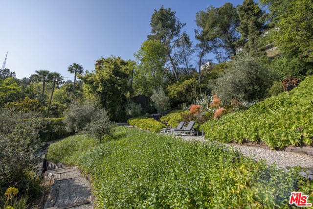 2544 Greenvalley Road, Los Angeles CA: https://media.crmls.org/mediaz/7ee91677-1262-496f-b1ca-01cff3b4afd7.jpg