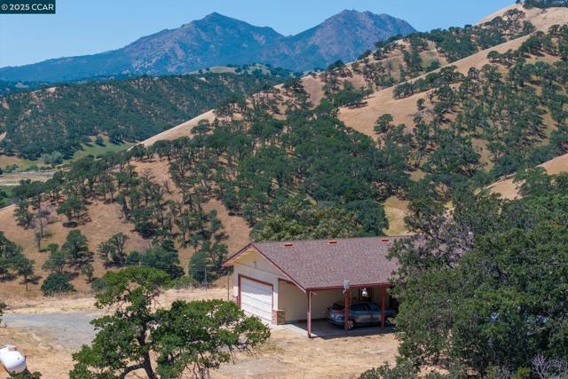 16700 Marsh Creek Rd, Clayton CA: https://media.crmls.org/mediaz/7ee921d3-43a7-456b-a5ff-af91f9452dfe.jpg