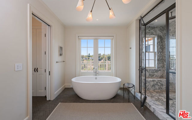 525 Spoleto Drive, Pacific Palisades CA: https://media.crmls.org/mediaz/7ee92fdb-dcca-47d7-ab51-42031d400862.jpg