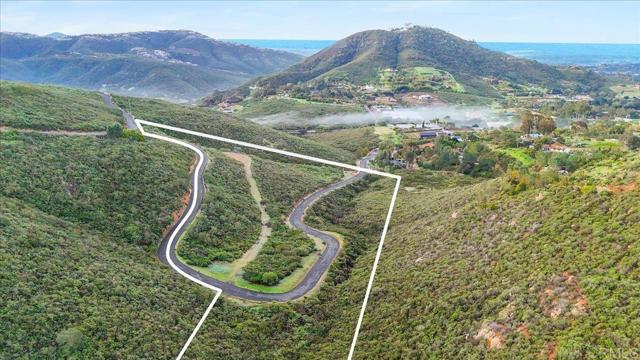 Detail Gallery Image 17 of 30 For 20545 Aguilera Ln, Escondido,  CA 92029 - – Beds | – Baths