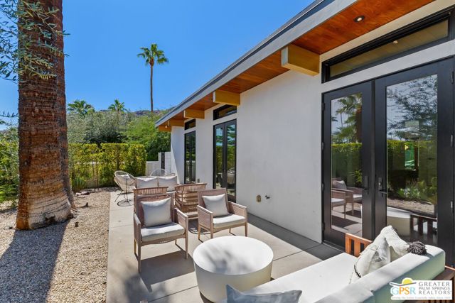 1189 N Rose Avenue, Palm Springs CA: https://media.crmls.org/mediaz/7ee9a337-2f48-42c1-b36f-9b6ba11e0fe7.jpg