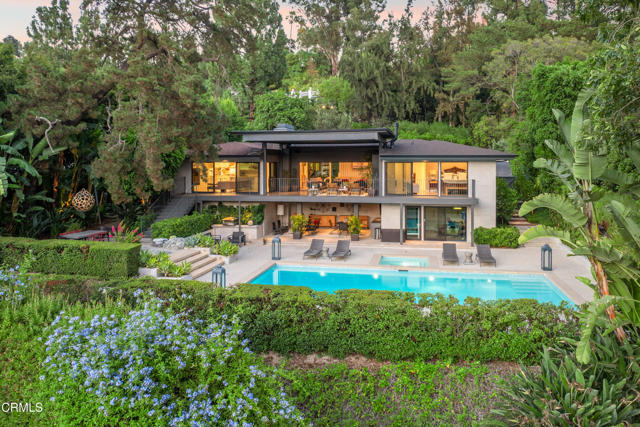 1240 Chateau Road, Pasadena CA: https://media.crmls.org/mediaz/7ee9b740-3a4c-4781-b8ca-c7d61690f52c.jpg