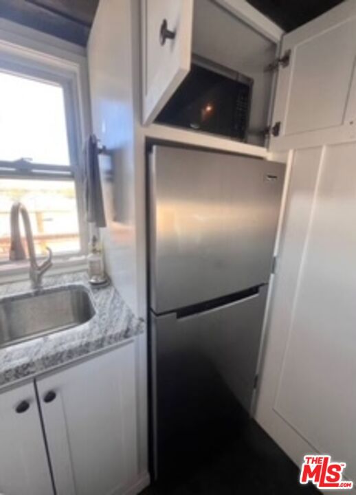 5840 White Feather Road, Joshua Tree CA: https://media.crmls.org/mediaz/7eea1302-5544-4233-9e96-7ae58cb2e26a.jpg
