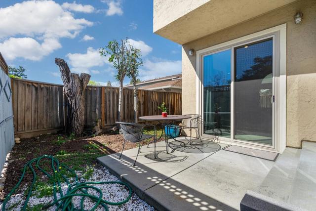 662 W Parr Avenue, Campbell CA: https://media.crmls.org/mediaz/7eea4846-0de5-493e-8650-a9a47bb6c6a0.jpg