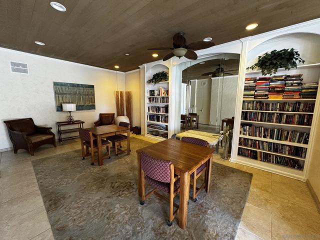 1885 Diamond St, San Diego CA: https://media.crmls.org/mediaz/7eea941b-0d37-455b-b2c4-b6b720272cc5.jpg