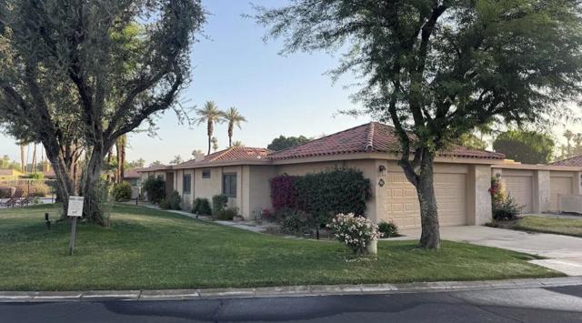 142 La Cerra Drive, Rancho Mirage CA: https://media.crmls.org/mediaz/7eea97c8-a3eb-4c0f-9391-c32125c2ed70.jpg