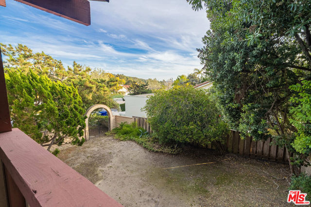 343 Santa Helena, Solana Beach CA: https://media.crmls.org/mediaz/7eeaa765-14e1-4173-82cc-af106d9010a7.jpg