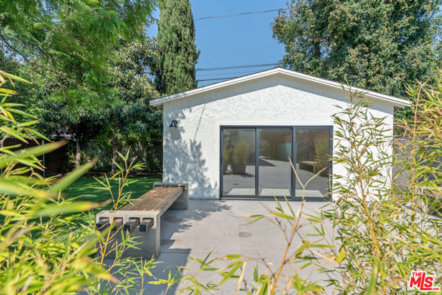4031 Edenhurst Avenue, Los Angeles CA: https://media.crmls.org/mediaz/7eead61a-3649-4d91-8631-2caf9486bae0.jpg