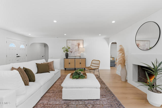 Detail Gallery Image 6 of 33 For 3034 Rollings Ave, Thousand Oaks,  CA 91360 - 5 Beds | 3 Baths