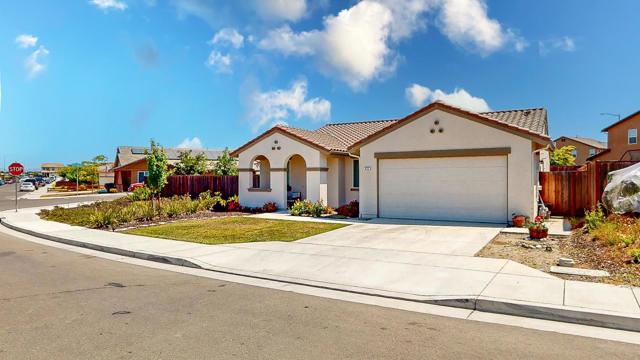 677 Sacramento Way, Hollister CA: https://media.crmls.org/mediaz/7eebd7f2-7f42-43da-8150-62c3eaca715c.jpg