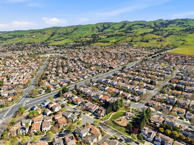 Image 49 of 65 For 3946 Louvre Avenue