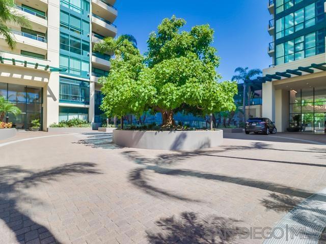 555 Front St - photo 3