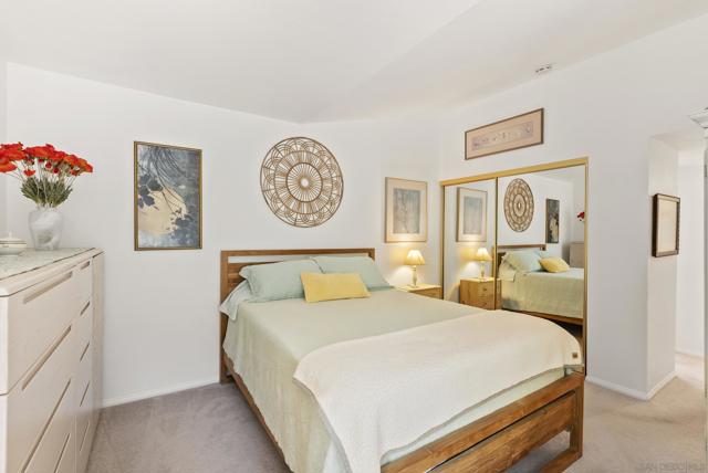 17909 Avenida Alozdra, San Diego CA: https://media.crmls.org/mediaz/7eec4bb4-5edb-428e-b527-b6dc40e02acc.jpg
