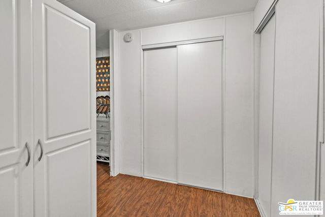 17555 Corkill Rd, Desert Hot Springs CA: https://media.crmls.org/mediaz/7eecd742-69e9-4de8-a84d-c5f1db348812.jpg