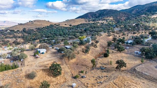 Detail Gallery Image 6 of 8 For 19645 Water Canyon Rd, Tehachapi,  CA 93561 - 2 Beds | 1 Baths