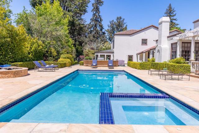 2181 Parkside Avenue, Hillsborough CA: https://media.crmls.org/mediaz/7eed1551-5784-4426-9da1-78a315165785.jpg