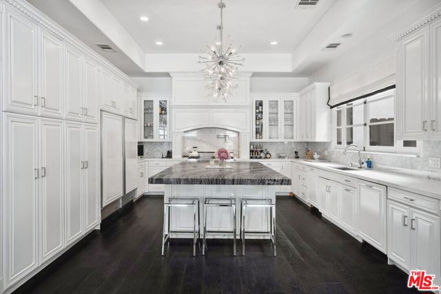 1600 Clear View Drive,  CA: https://media.crmls.org/mediaz/7eed25cd-d03b-4a79-ae1c-94ddd2b20cef.jpg