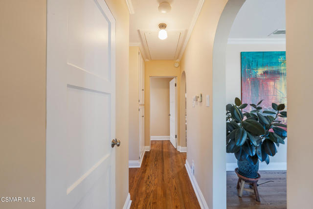 6120 Zelzah Avenue, Encino CA: https://media.crmls.org/mediaz/7eed5835-c0a1-4da3-9b41-92d6d0232a3b.jpg