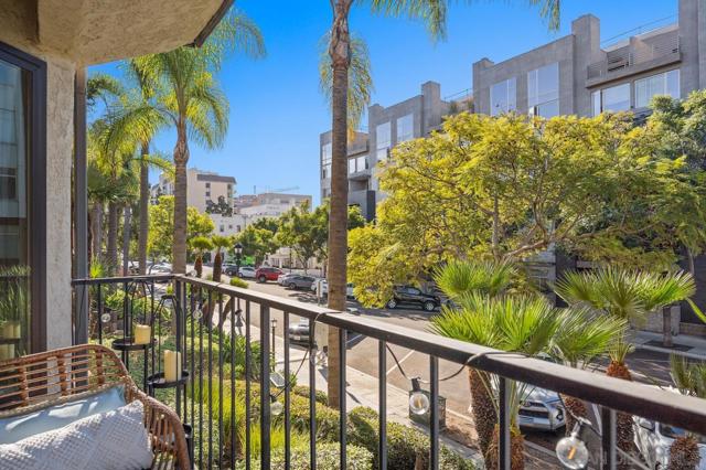 1650 8Th Ave, San Diego, California 92101, 2 Bedrooms Bedrooms, ,2 BathroomsBathrooms,Condominium,For Sale,8Th Ave,240028459SD