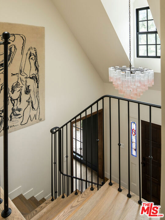 1524 Sunset Plaza Drive, Los Angeles CA: https://media.crmls.org/mediaz/7eee0792-9674-4a16-8312-1ab1fd2210e4.jpg