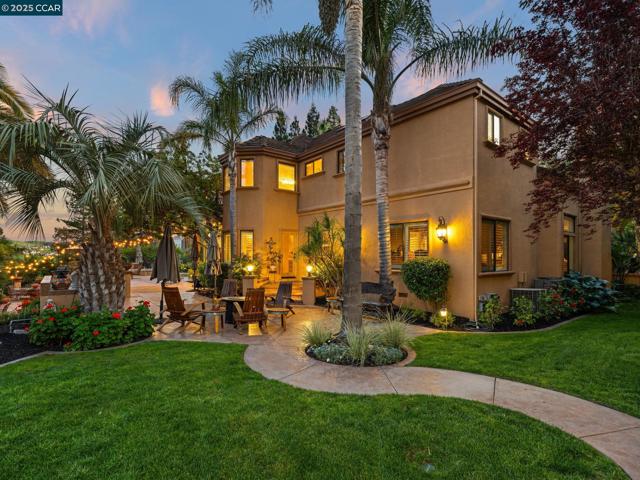 4640 Kingswood Dr, Danville CA: https://media.crmls.org/mediaz/7eeeb79c-ca0c-4a36-b264-fd377cc01556.jpg