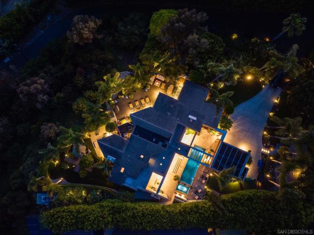 14817 Arroyo Rosita, Rancho Santa Fe CA: https://media.crmls.org/mediaz/7eeee64b-c050-433a-b4b7-f43ef6354851.jpg