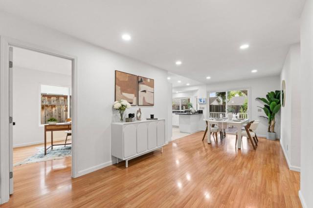 959 Reed Avenue, Sunnyvale CA: https://media.crmls.org/mediaz/7eef6737-f8ba-4874-b2b8-cda74613557e.jpg