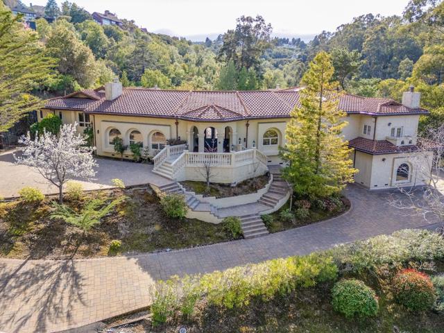 1035 Macadamia Drive, Hillsborough CA: https://media.crmls.org/mediaz/7eefd3ff-8bfd-4132-afbc-df30c65351b6.jpg