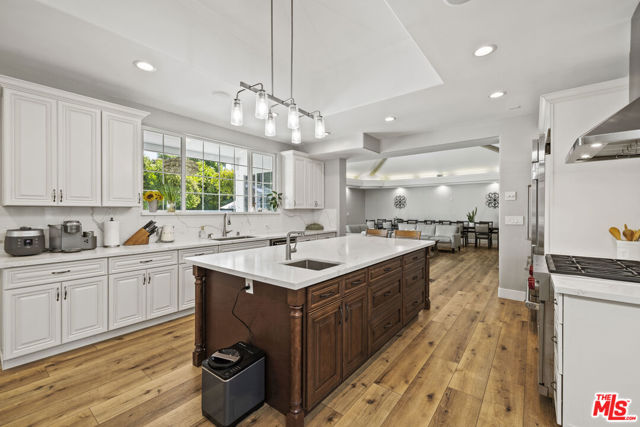 8944 Enfield Avenue, Sherwood Forest CA: https://media.crmls.org/mediaz/7ef036d9-36bd-4c6d-9684-a39ba3c20e44.jpg
