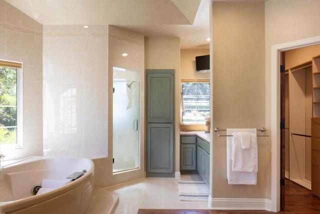 6 Sleepy Hollow Drive, Carmel Valley CA: https://media.crmls.org/mediaz/7ef15581-7974-4a8b-926c-c9b4345225c8.jpg
