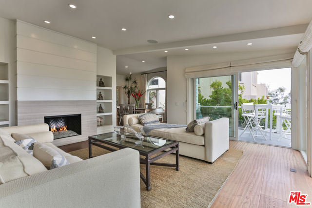 218 Montreal Street, Playa del Rey CA: https://media.crmls.org/mediaz/7ef1a50e-0213-4e6b-a7aa-10e30379e964.jpg