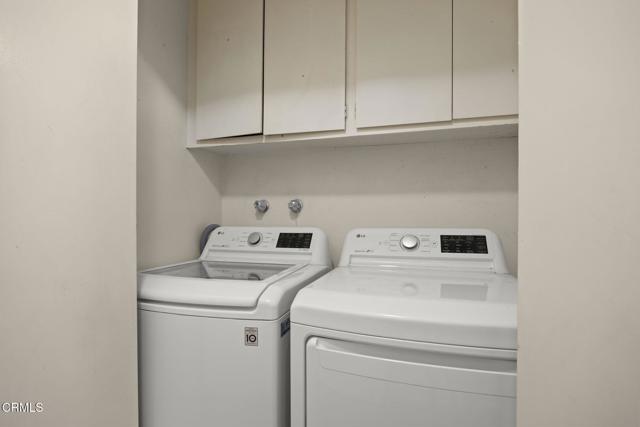 170 N Linden Drive, Ventura CA: https://media.crmls.org/mediaz/7ef2eeac-f4e8-40ac-9112-538ce157ce45.jpg