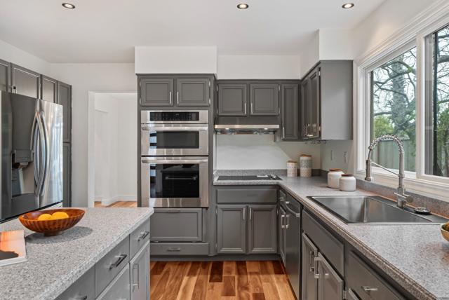 707 Santa Cruz Lane, Foster City CA: https://media.crmls.org/mediaz/7ef3ec78-2cf6-4284-892e-f349e11527e9.jpg