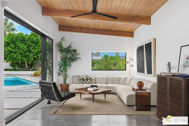 454 E Lindsey Drive, Palm Springs CA: https://media.crmls.org/mediaz/7ef4893e-bd4e-44ca-97df-60bfcfae3d08.jpg