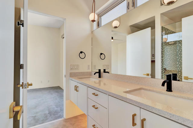 2703 Alexander Club Drive, Palm Springs CA: https://media.crmls.org/mediaz/7ef514a6-e713-4210-9734-88fce11b7fc8.jpg